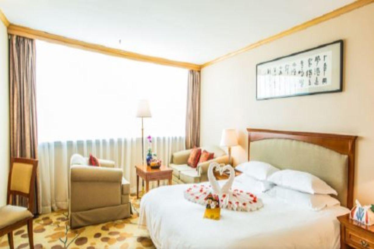 Urumqi Mirage Hotel מראה חיצוני תמונה